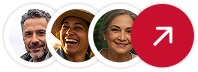 Grupo diverso de pessoas sorrindo, com um ícone de seta para cima em um círculo vermelho.